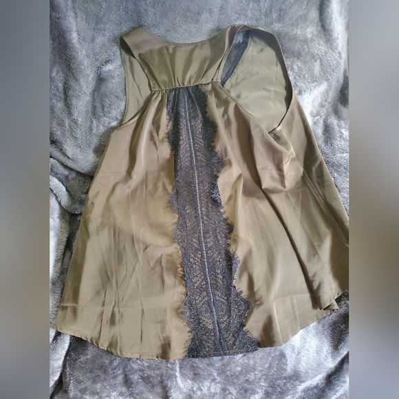 Unbranded Lace Embellished Satin Feel Sleevless Top - Picture 3 of 3